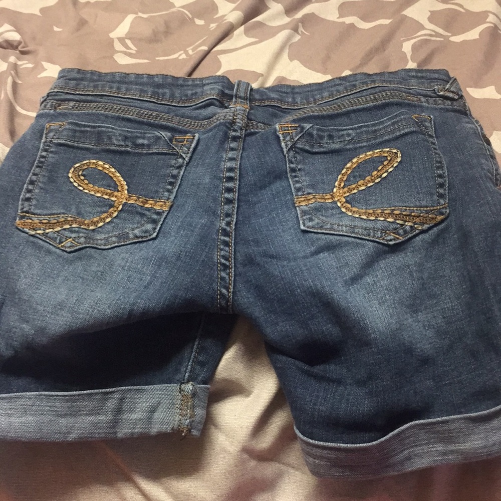 Shorts - Picture 2 of 2